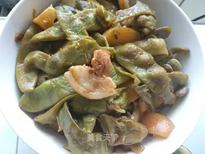 Bean-fruit potato stew