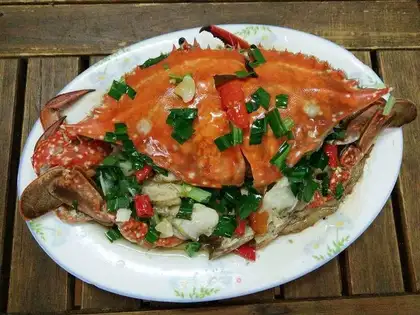 Crabs with onions