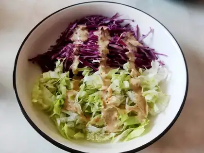 ♪ ♪ A chrysanthemum salad ♪