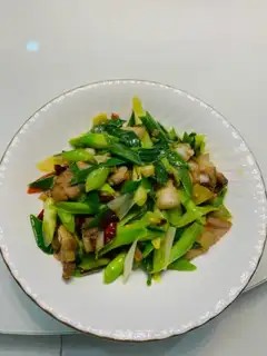 Scratch and meat