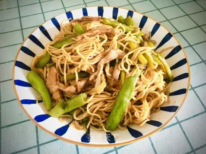 Iron pot bean noodles