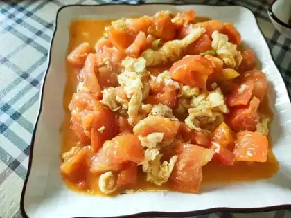 Tomato fried eggs
