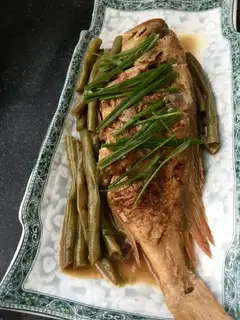 Sour bean-fruit soup