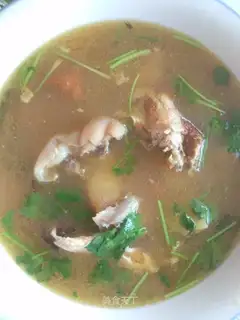 Chicken pig hoof soup
