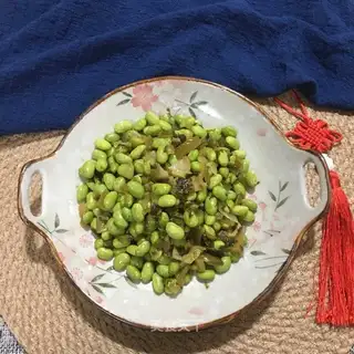 Sour sauce and soybeans