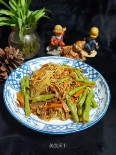 The bean-fruit noodles