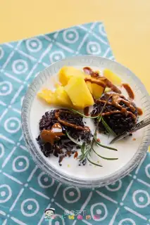 Mango black rice