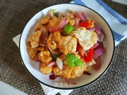 Slippery chicken sliced onions