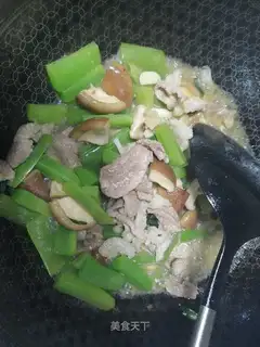 Scrambled meat