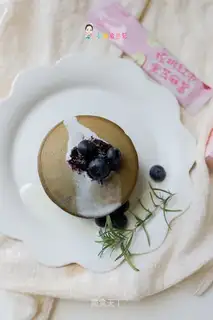 Black sesame muffin