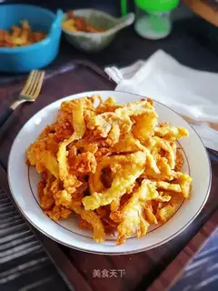 Dry fried mushrooms