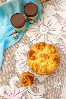 Peanut butter cream rose bread