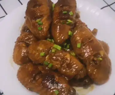 Red chicken wings