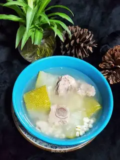 Bone, rice toad soup
