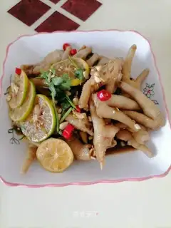 Sour chicken claws