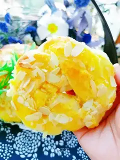Coconut bread