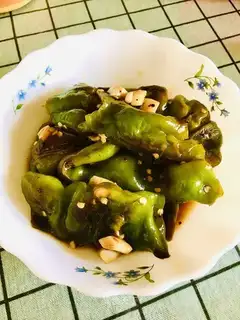 Tied pepper