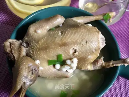 Fresh chicken head