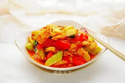 Tomato cucumber fried goose eggs