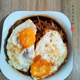 Eggs and wheat noodles
