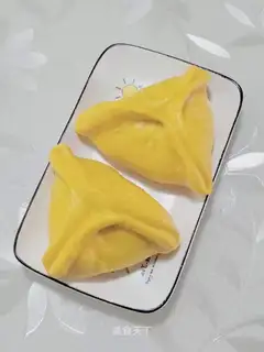 Pumpkin black-sesame triangle