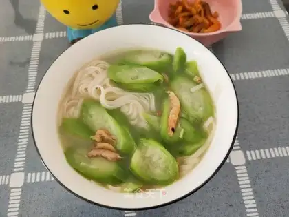 Smelt eggs with noodle soup