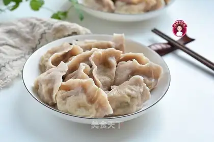 Egg cabbage brown wheat dumplings