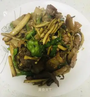 Tea mushroom fried meat