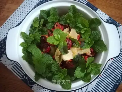 Sour soup mint lobster