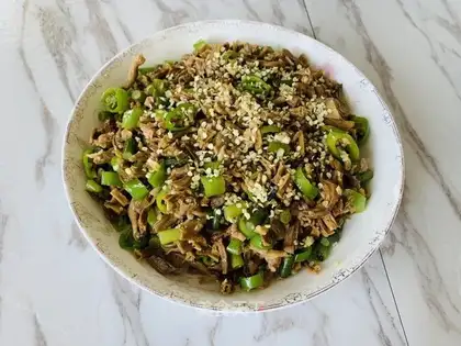 Pyramid peppers with dry beans