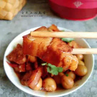 Quail egg red pork