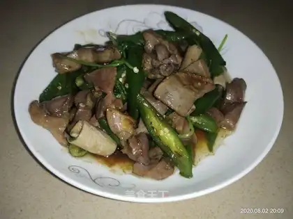 Pyramid duck