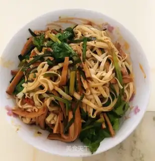 A tofu-dry noodles
