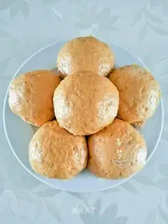 Old red sugar hair bun