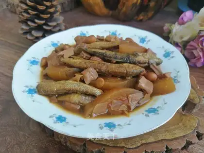 Fish-dried peanut-drink watermelon sauce