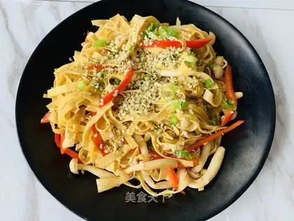 Pyramid bean peeled white mushrooms