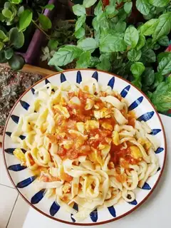 Egghand noodles