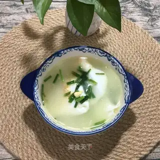 The onion is full of egg soup