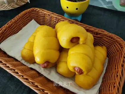 The caterpillar pumpkin sausage roll