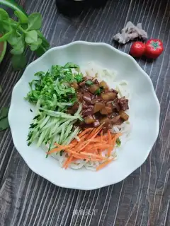 Potato beef noodles
