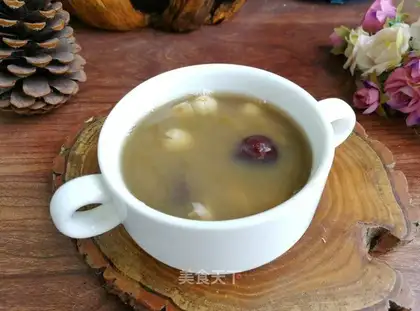 Lotus lily green beans soup