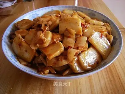 stir-fried rice cake with kimchi