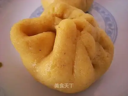 Carrot stuffed cornflour buns