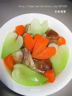 Stewed mutton chops with radish and cabbage