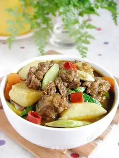 Curry beef casserole