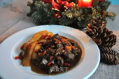 Roasted venison with pear