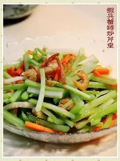 stir-fried celery with shrimp soldiers and crab dumplings