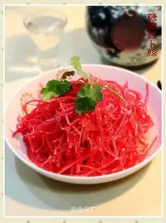 Sweet and sour shredded radish