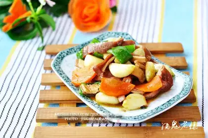 Grilled pork belly strips with garlic