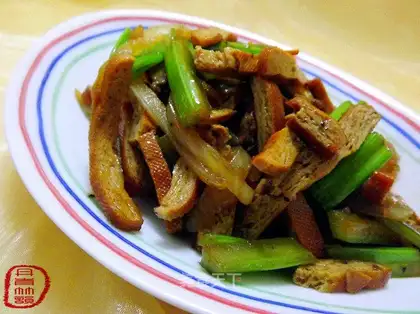 Dried celery